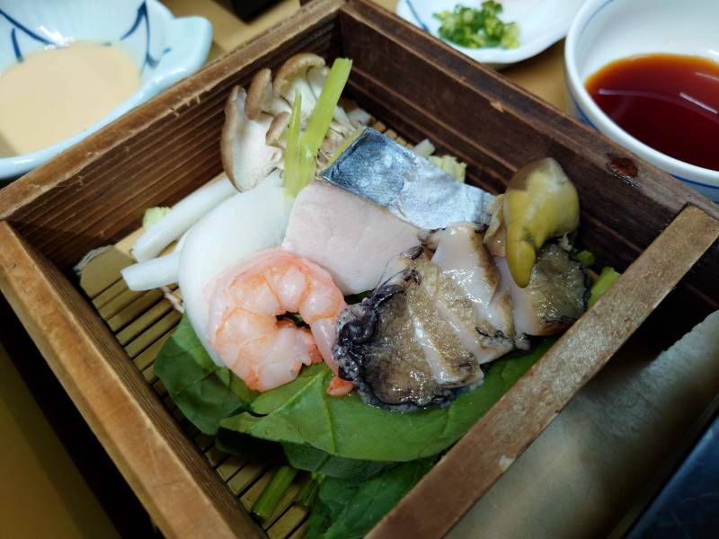 活アワビと冬野菜の蒸篭蒸し