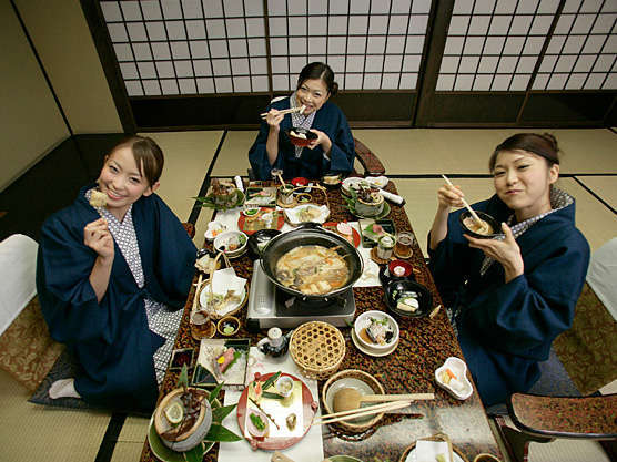 伊豆　熱川温泉　熱川館　お部屋食